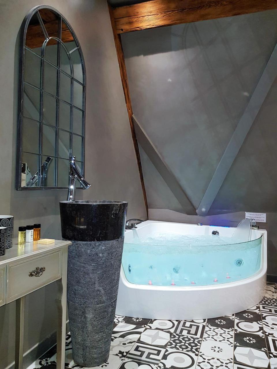 Le 1615 - Luxe Et Spa Colmar Eksteriør bilde