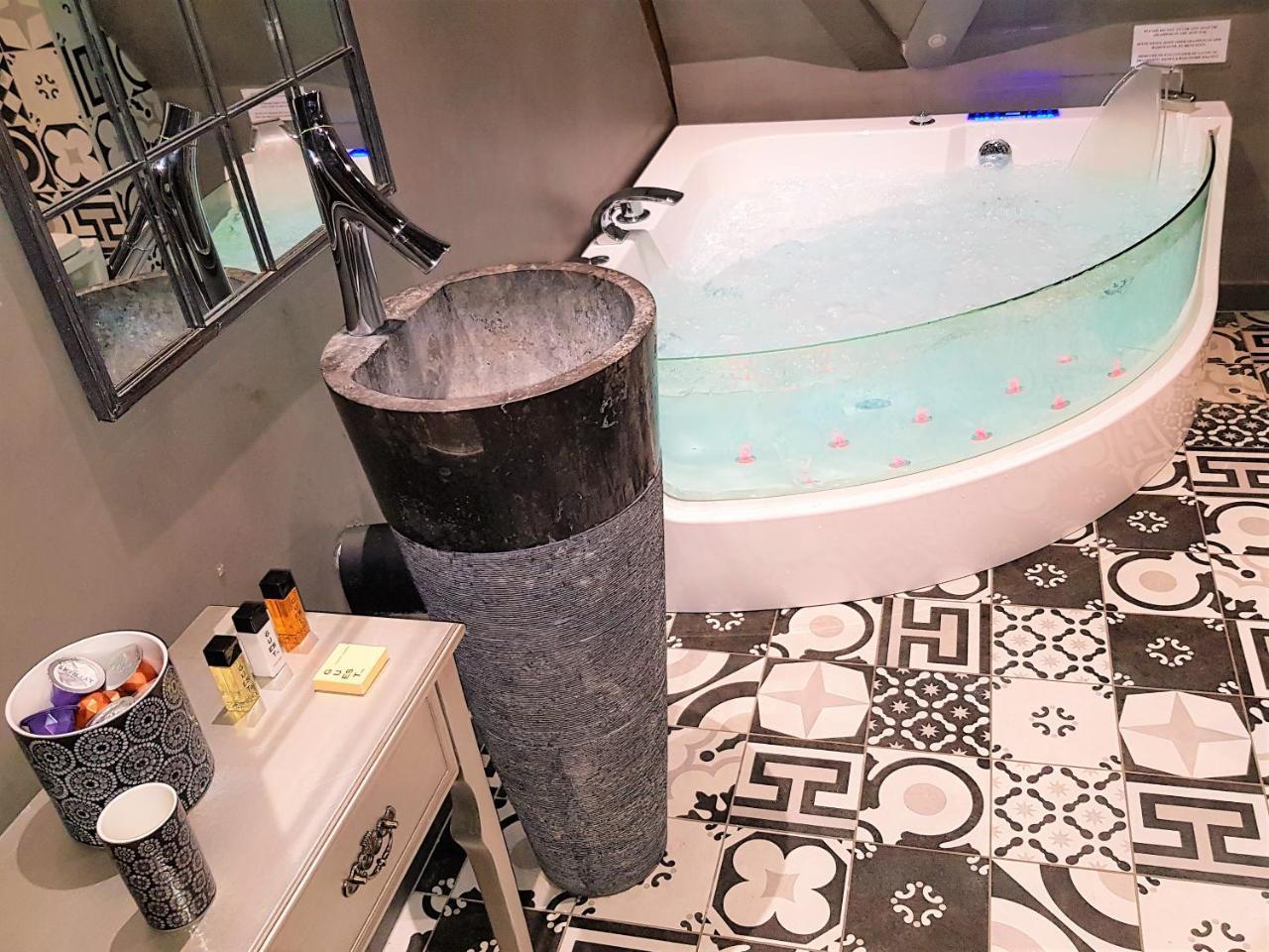 Le 1615 - Luxe Et Spa Colmar Eksteriør bilde
